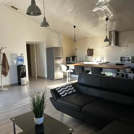 Homestay Laubergerie De Lastours