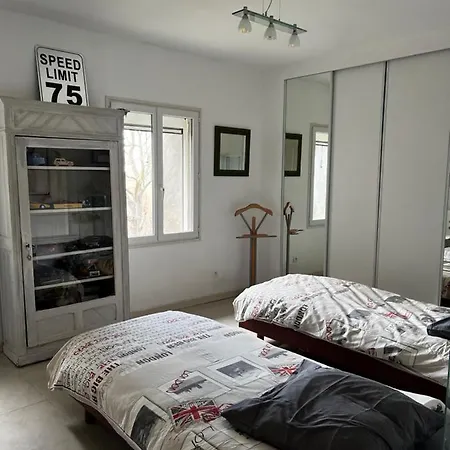 Homestay Laubergerie De Lastours *