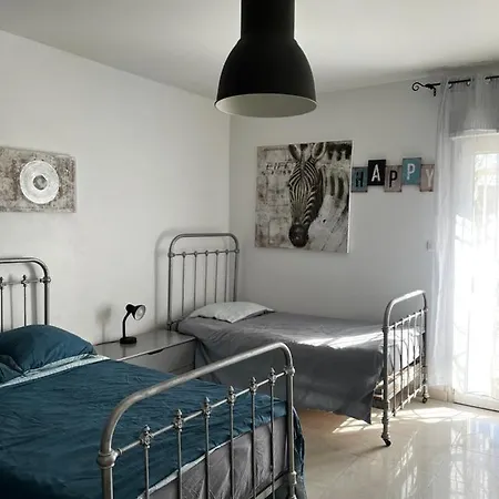 Homestay Laubergerie De Lastours
